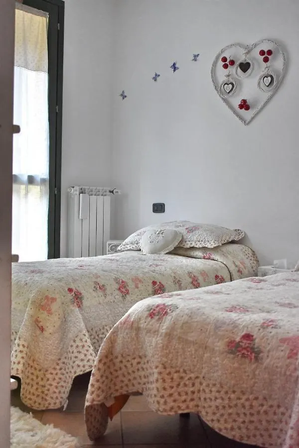 B&B Tulipano Crone 0*,  Italia